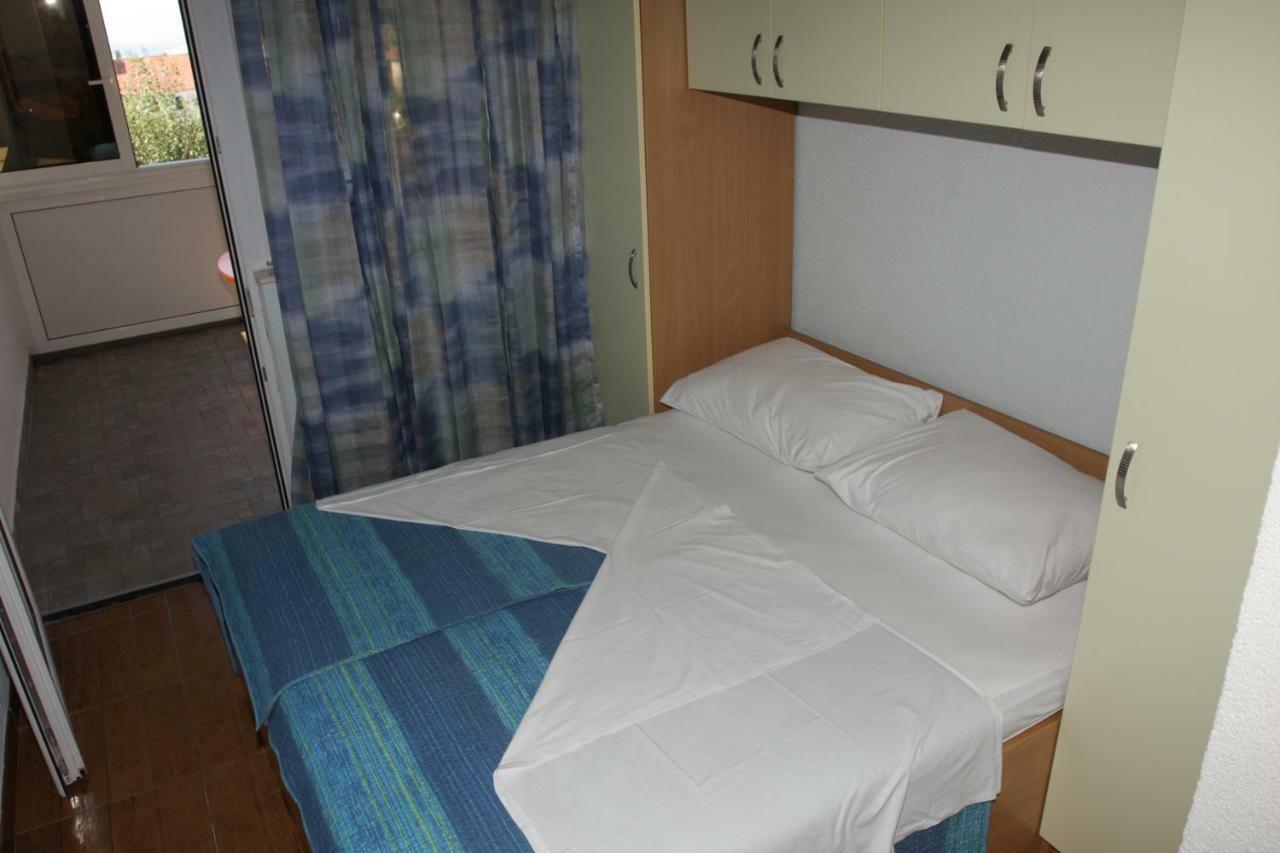 Apartmani Paula Makarska Buitenkant foto