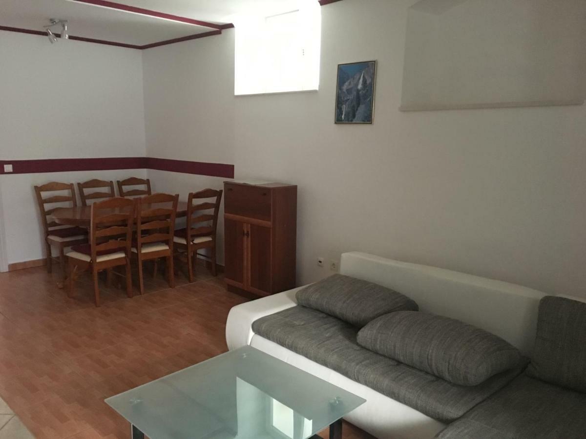 Apartmani Paula Makarska Buitenkant foto