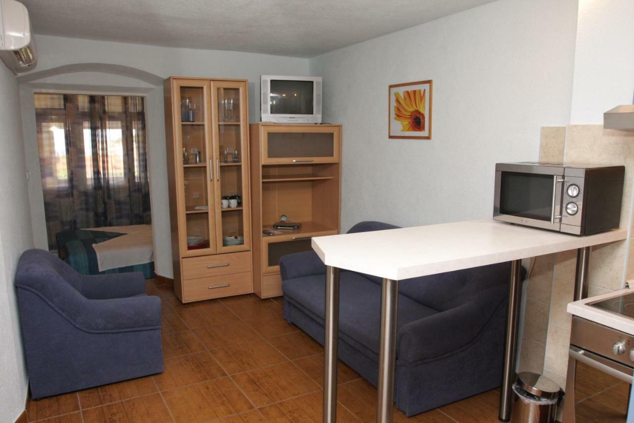 Apartmani Paula Makarska Buitenkant foto