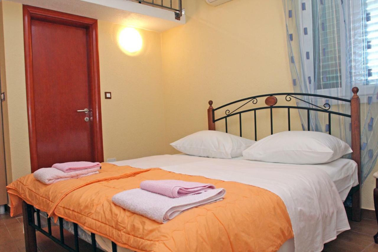 Apartmani Paula Makarska Buitenkant foto