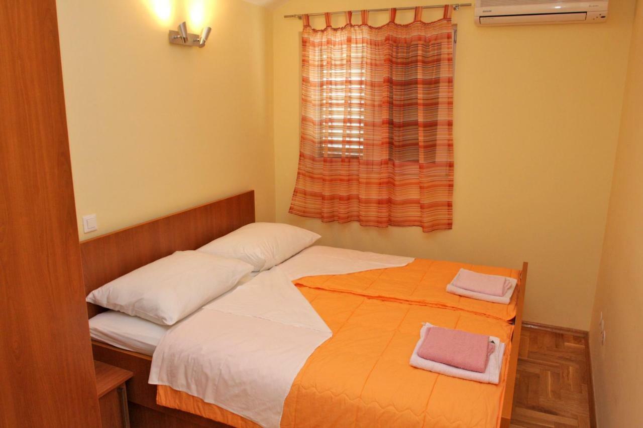 Apartmani Paula Makarska Buitenkant foto