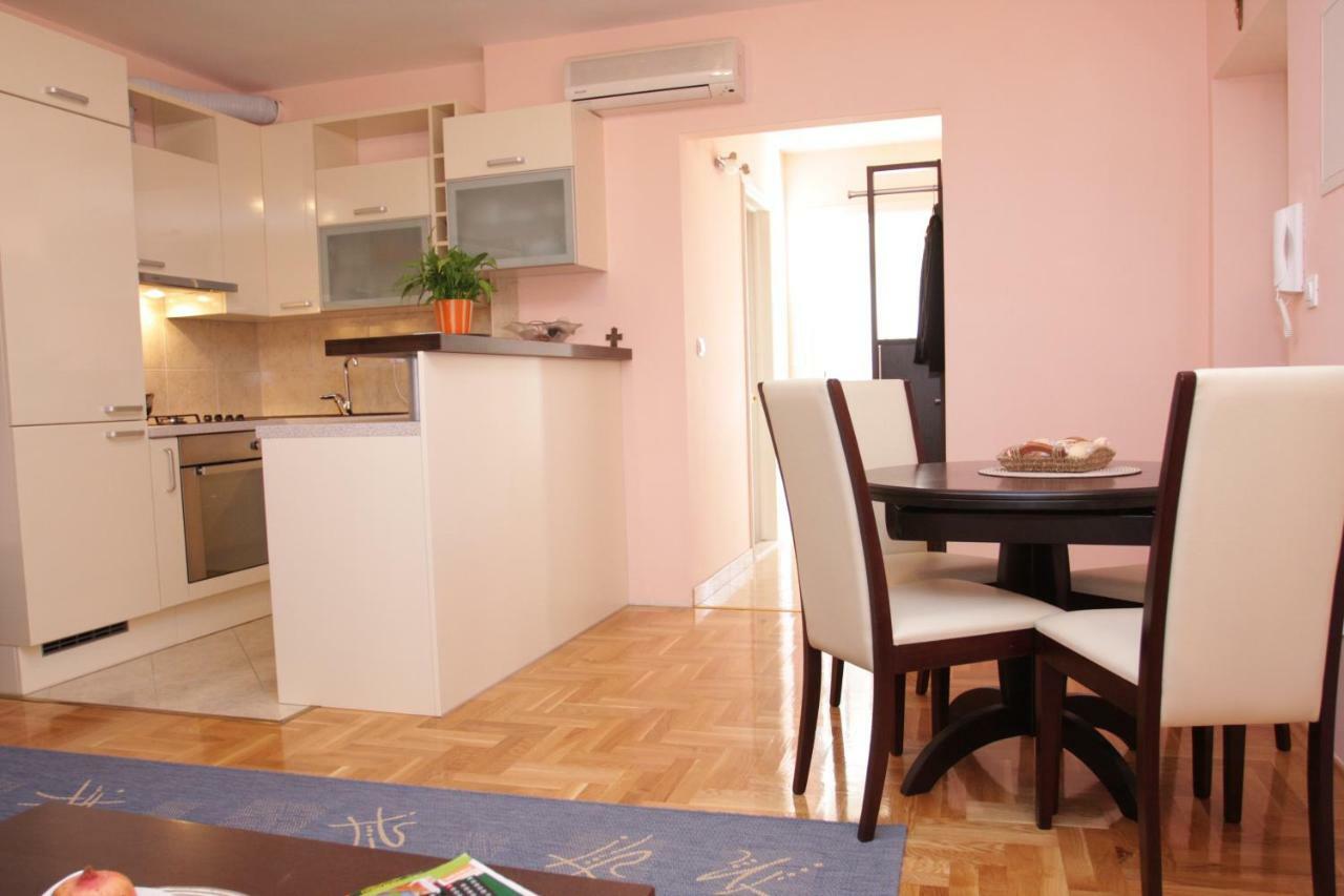 Apartmani Paula Makarska Buitenkant foto